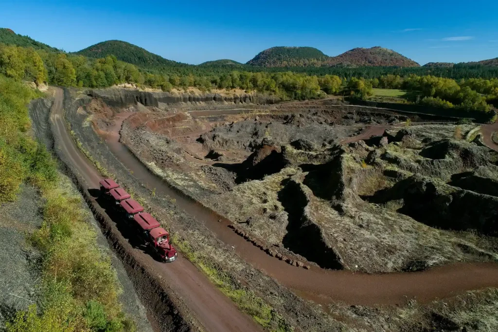 cratere volcan lemptegy